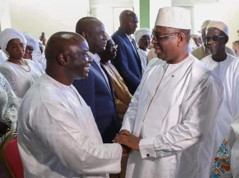 QUAND MACKY SE «JOUE» DE SON OPPOSITION !