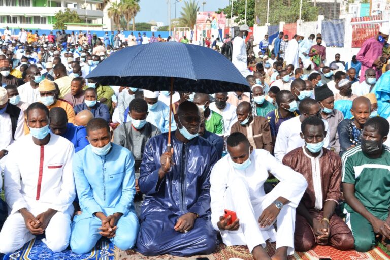 Les images de la prière À Niarry Tally et à la mosquée de l’UCAD
