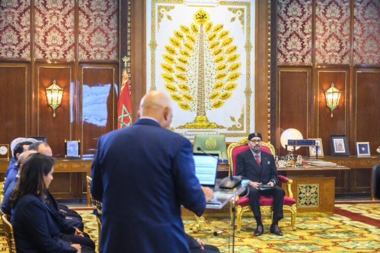 MAROC : La transition vers l&rsquo;énergie verte entre dans sa phase décisive, l&rsquo;office Chérifien des Phosphates marocain (OCP) présente son ambitieux programme d&rsquo;investissement vert (environ 13 MM Dollars) devant le Roi Mohammed VI 