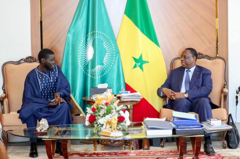 Le président Macky Sall reçoit son successeur Bassirou Diomaye Faye