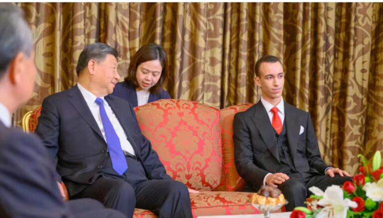 Sur instructions Royales, le prince héritier du Maroc Moulay reçoit le président chinois Xi Jinping à Casablanca
