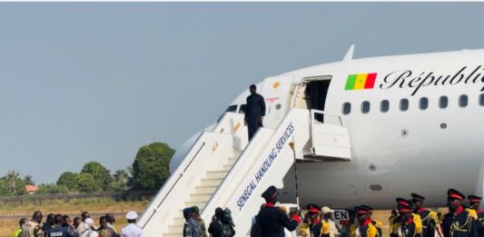Tournée économique à Ziguinchor : Le président Bassirou Diomaye Faye débarque à l’aéroport de Cap Skiring